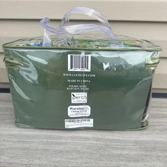 JaxoJoy 200 Piece Army Toy Military Set: Army Men Vehicles Aircraft Boats & More - Picture 8 of 8